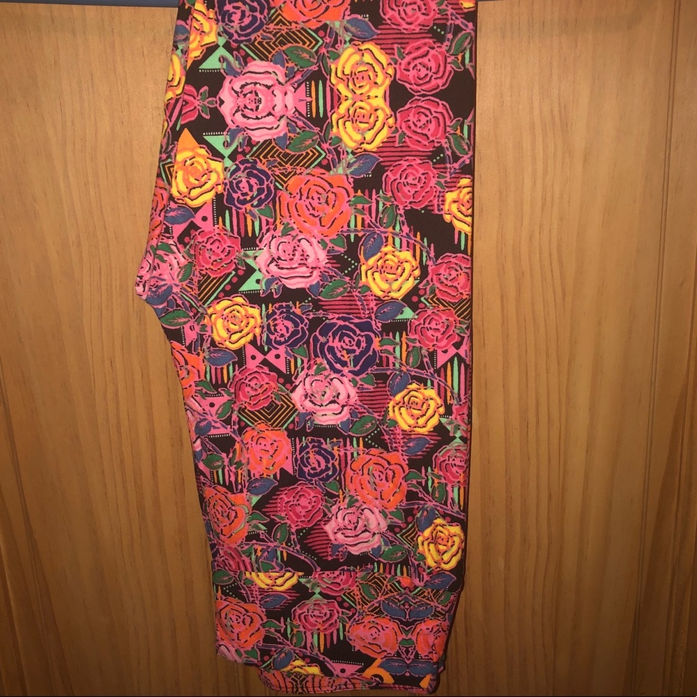 NWT OS LLR Neon Roses Printed Leggings